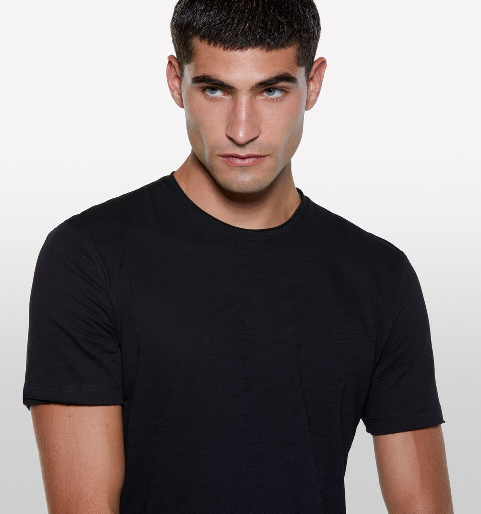 T-shirt de manga curta slim fit preta - t-shirt de manga curta para homem - Preto | Sisley image number 4